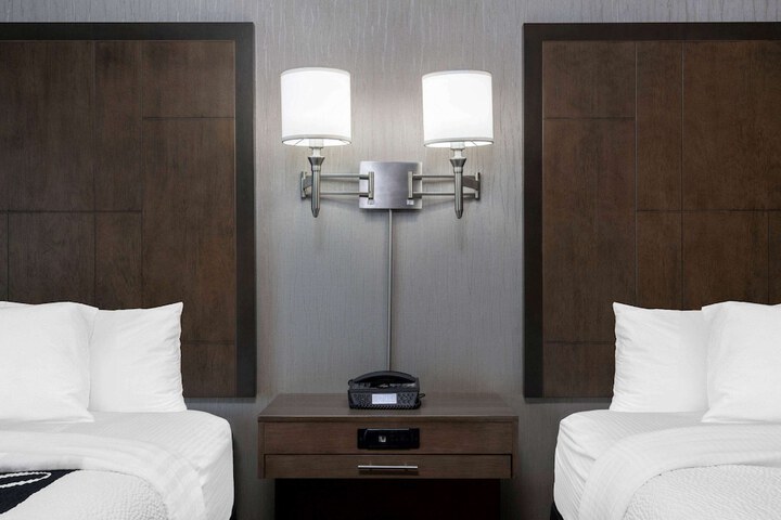 Room 12 of 25