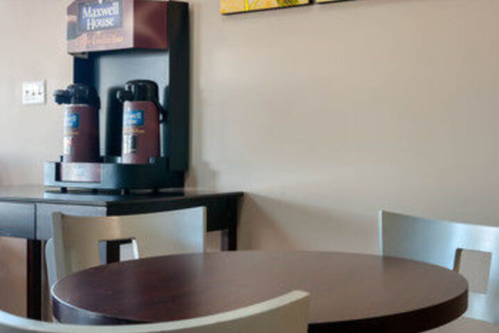 Motown Inn & Suites