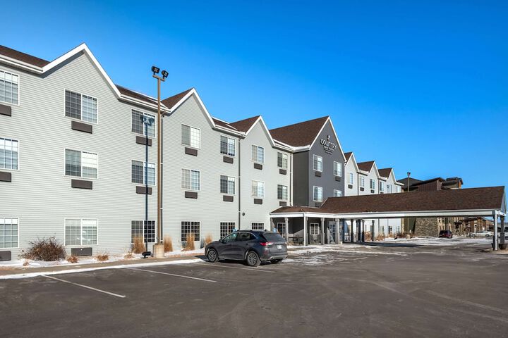 Country Inn & Suites by Radisson Watertown, SD