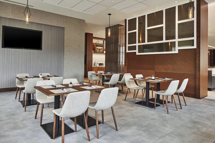 AC Hotel by Marriott Atlanta Airport Gateway