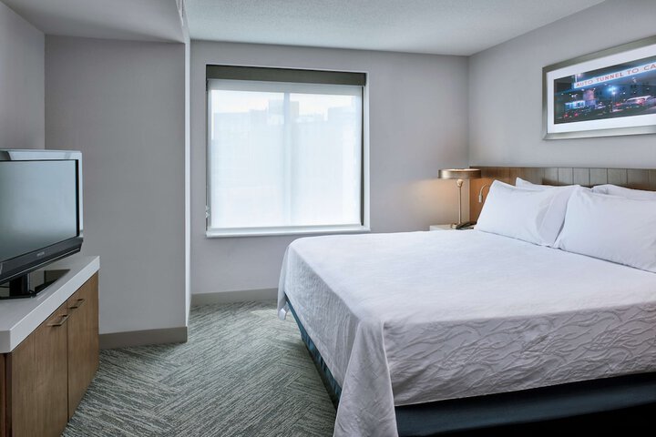 Room 18 of 25