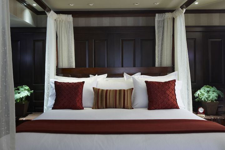 Room 33 of 89