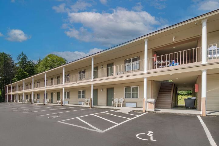 Hotel 2 of 32