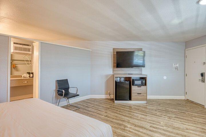 Room 16 of 48