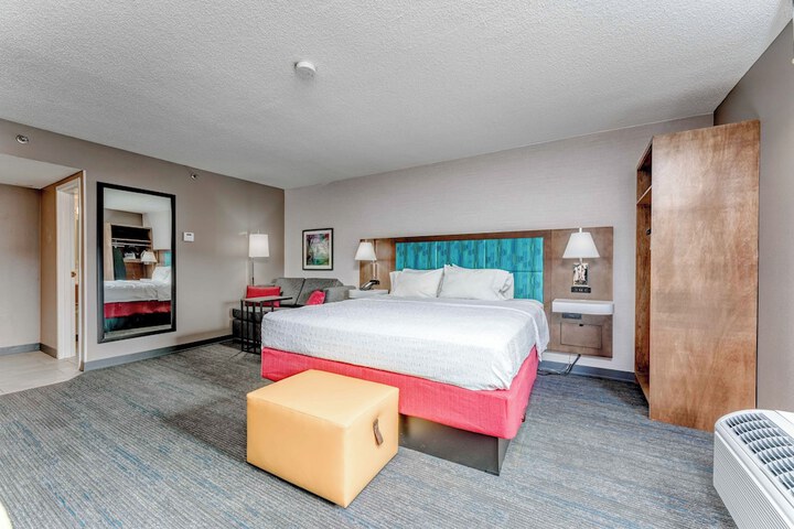 Room 18 of 27