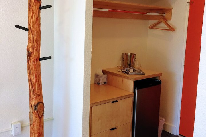 Room 42 of 68