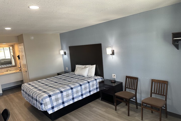 Room 17 of 24