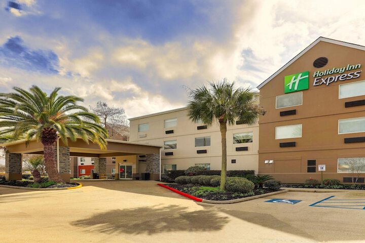 Hotel 6 of 64