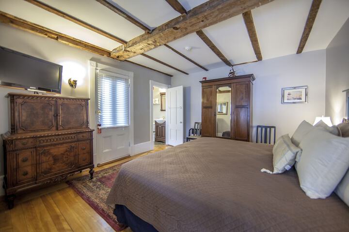 Room 25 of 64