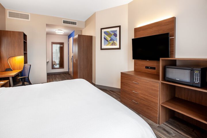 Room 19 of 38