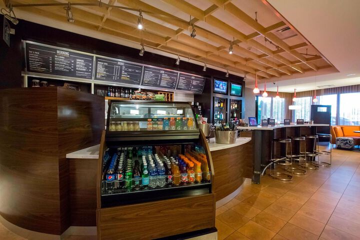 Courtyard by Marriott Jackson Airport / Pearl
