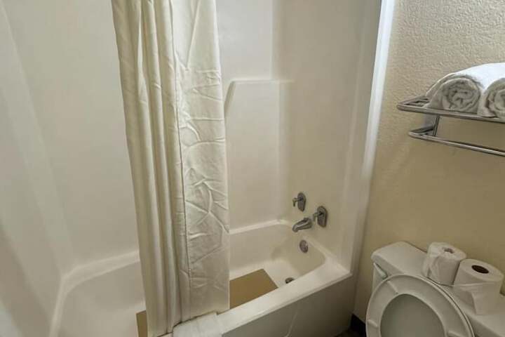 Room 18 of 23