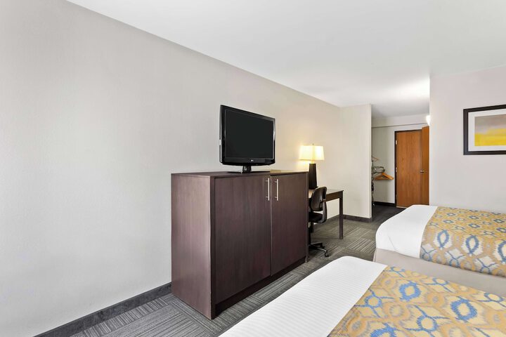 Room 30 of 36