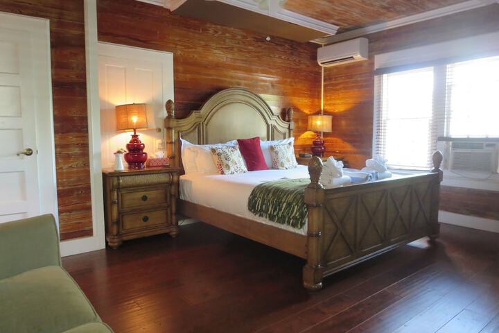Room 37 of 47