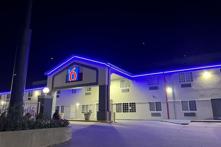 Hotel 6 of 45