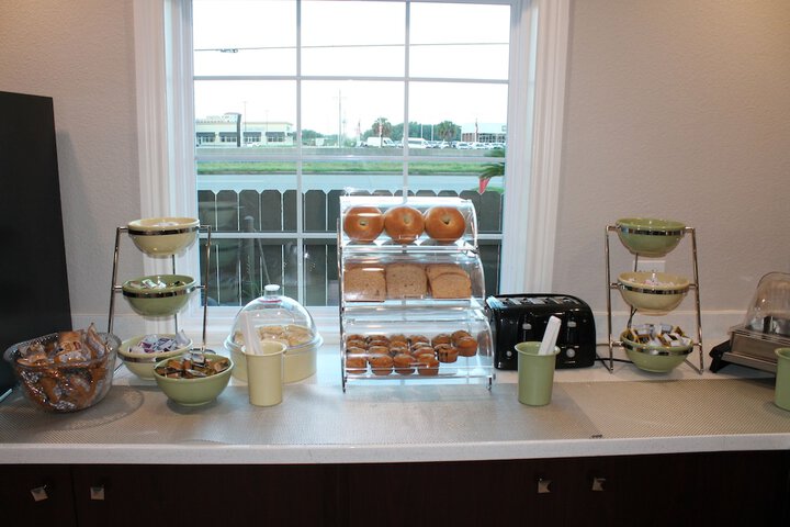 Breakfast/Coffee Service 105 of 120