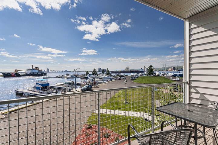 Park Point Marina Inn