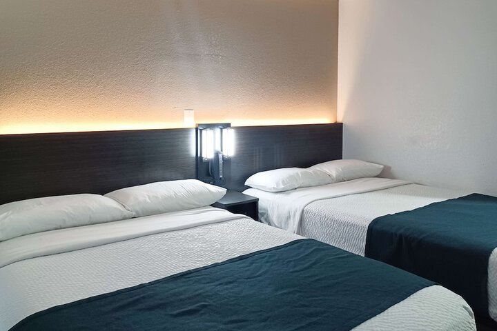 Room 9 of 24
