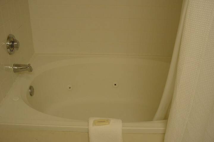 Room 9 of 20