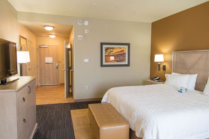 Room 30 of 65