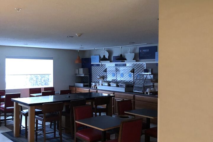 Holiday Inn Express Mt. Vernon by IHG