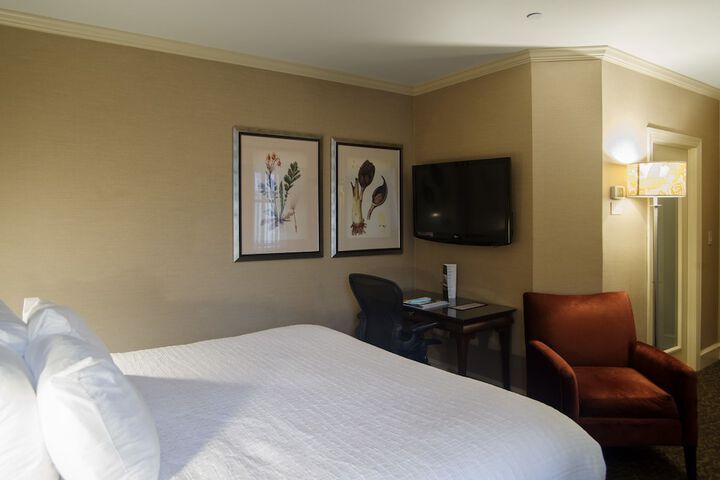 Room 11 of 36