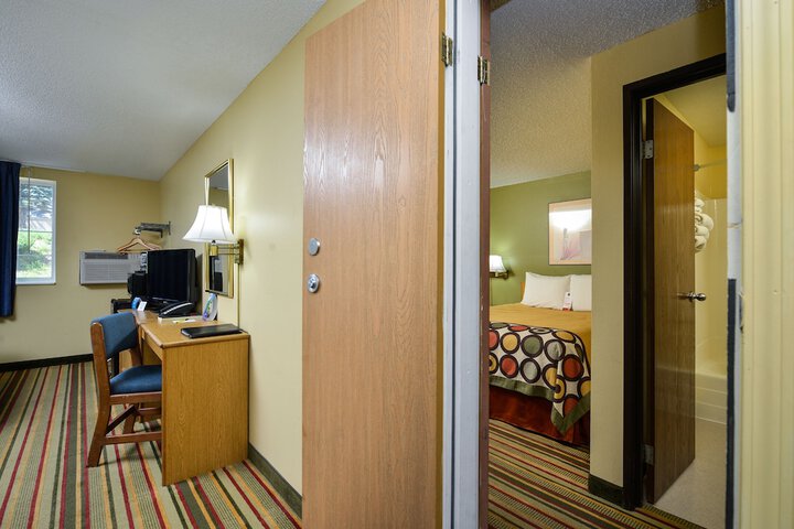 Room 26 of 33
