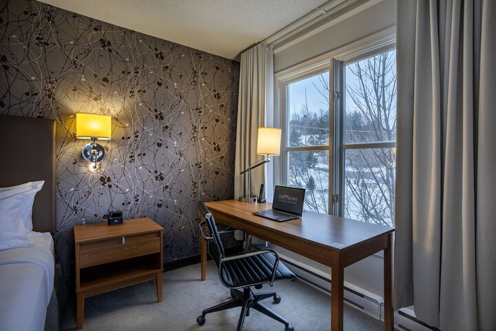 Room 35 of 76