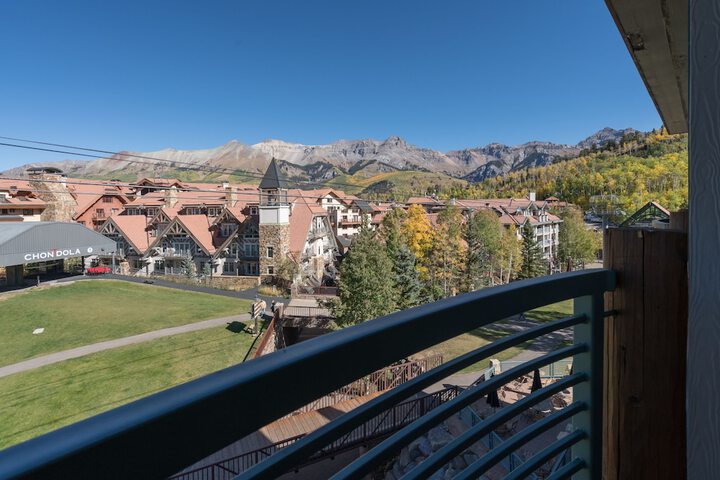 Inn at Lost Creek