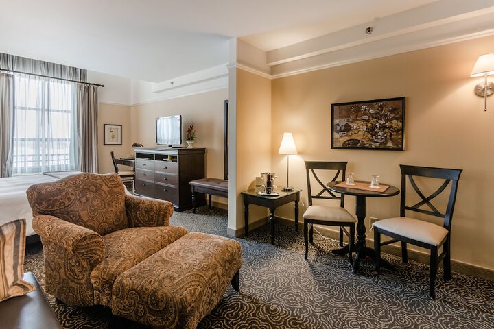 Le St-Martin Hotel & Suites Laval