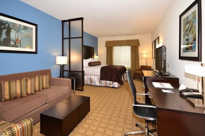 Room 27 of 35