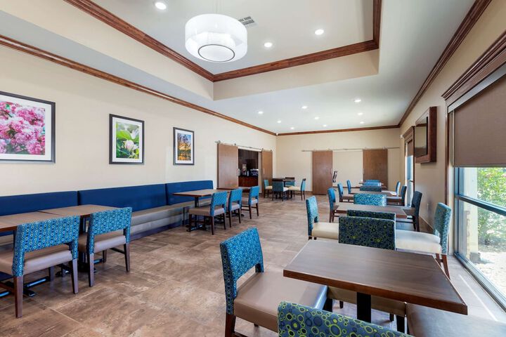Comfort Suites West Monroe near Ike Hamilton Expo Center