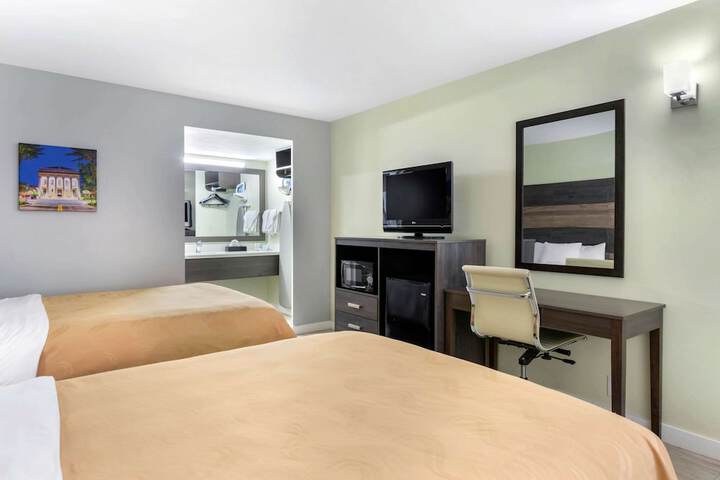 Room 14 of 32