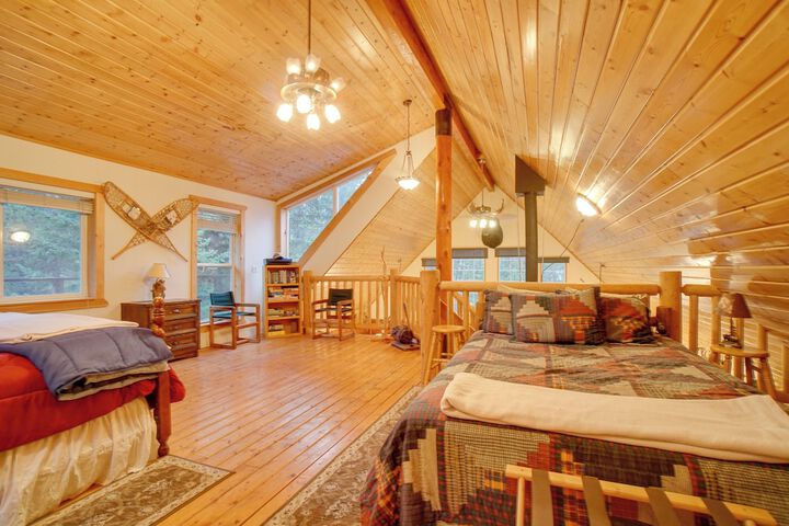Donnelly Cabin w / Private Deck: Near Lake Cascade!