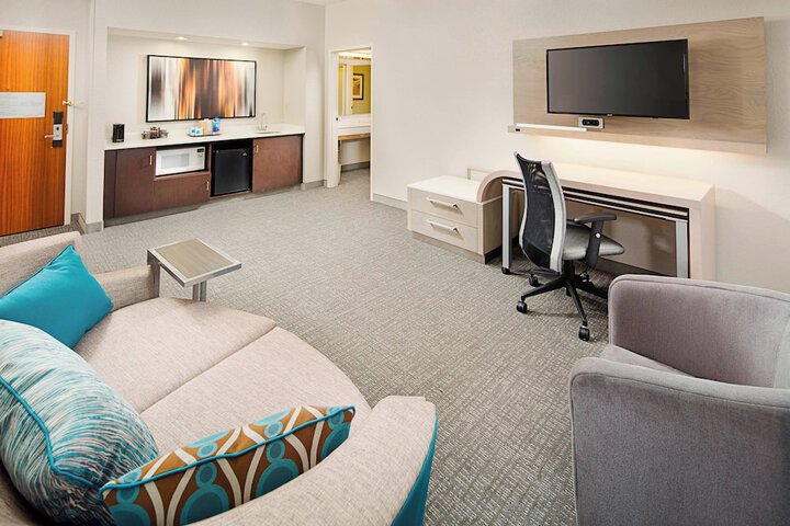Room 11 of 28