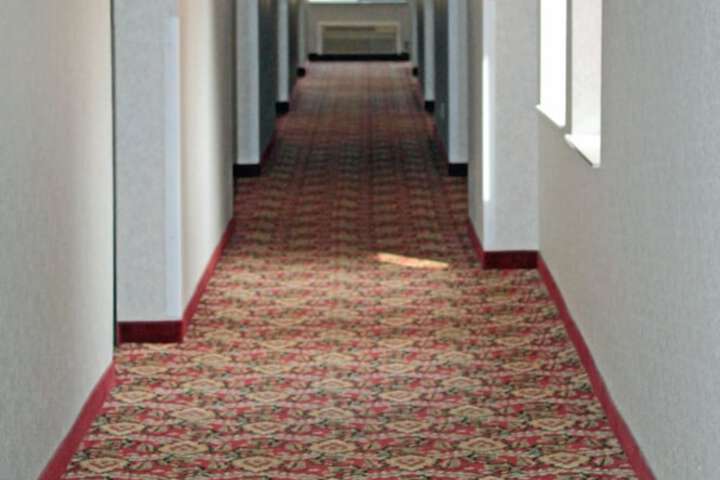 Ballroom/Hall 28 of 33