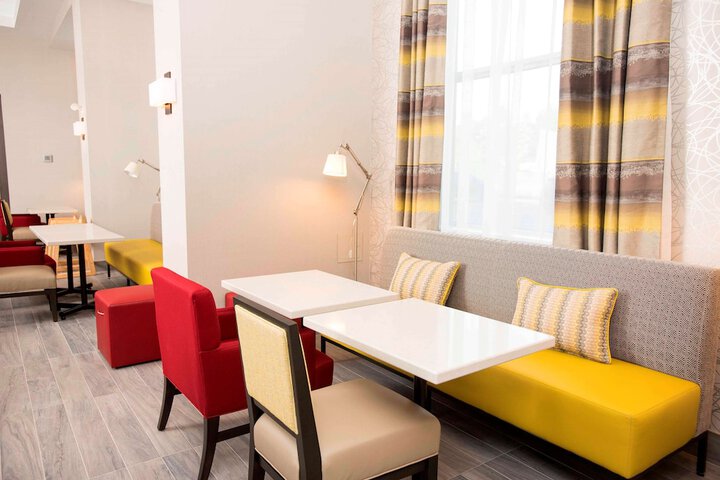 Hampton Inn & Suites by Hilton Thunder Bay