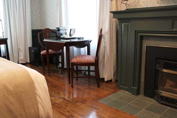 Room 40 of 171