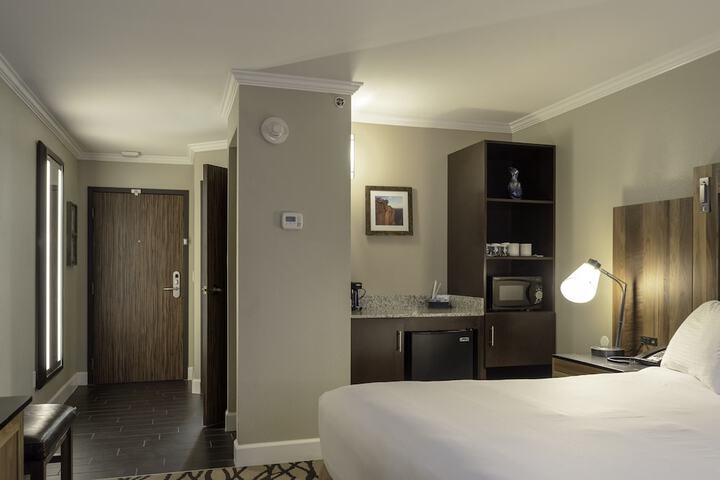 Room 16 of 30