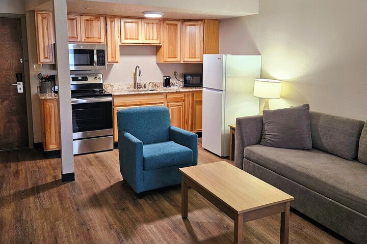 Days Inn and Suites by Wyndham Downtown Missoula-University