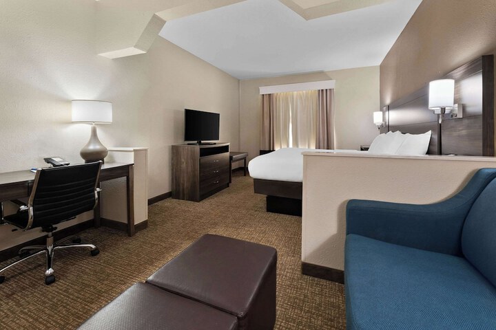 Room 22 of 35