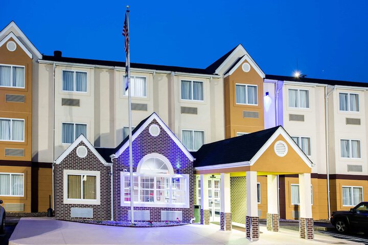 Hotel 4 of 33
