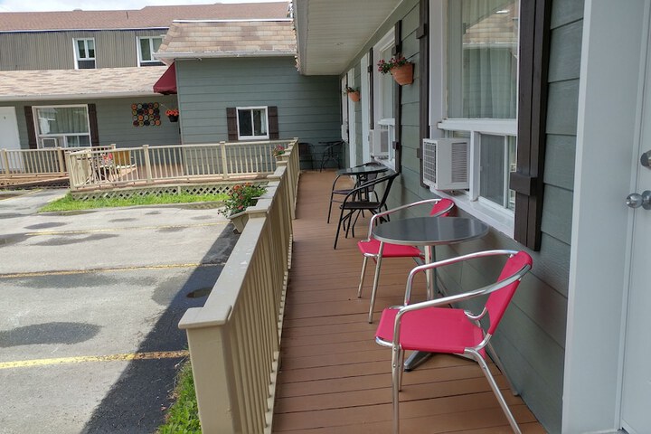 Terrace/Patio 30 of 37