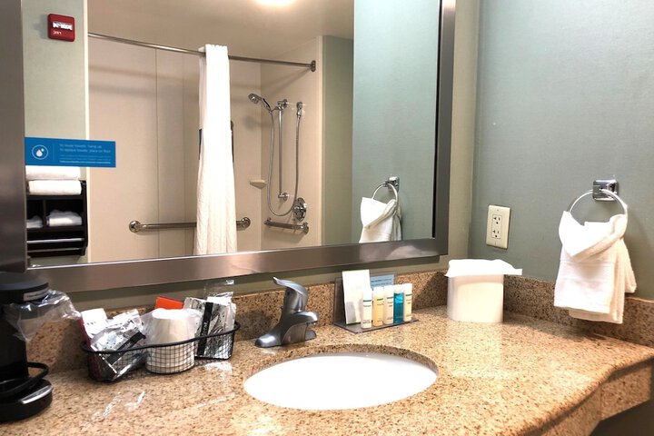 Hampton Inn & Suites Detroit-Canton