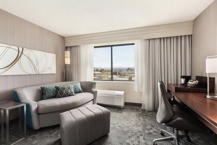 Courtyard by Marriott Salinas Monterey