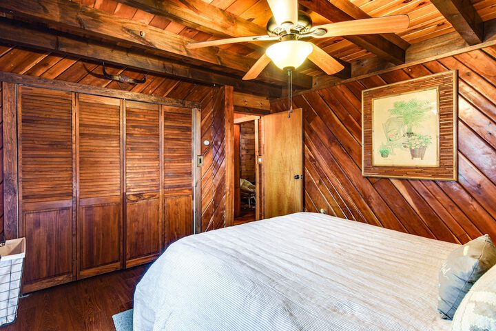 Lock Haven Cabin w / Wood Stove & Mountain View!