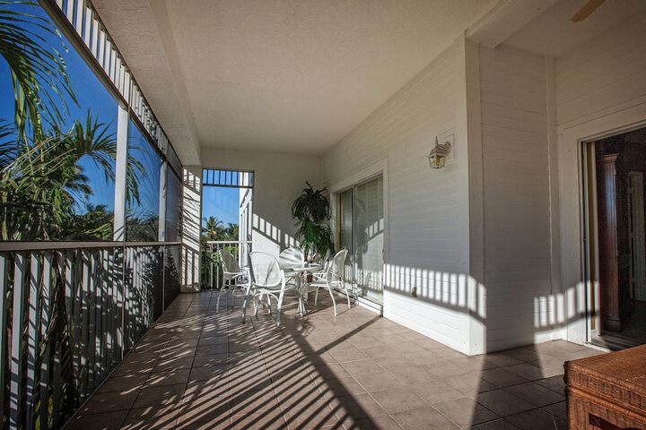 Olde Marco Island Inn and Suites