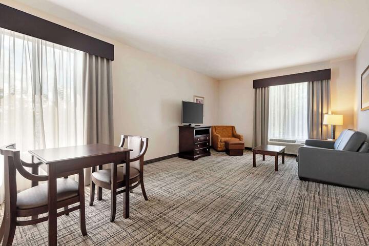 Room 10 of 35