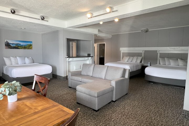 The Georgian Lakeside Resort