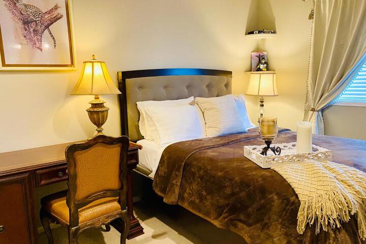 The Elegant & Cozy Retreat